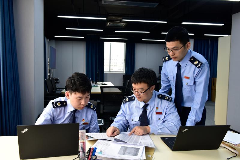 虚开“陷阱”：骗取大学生身份注册餐饮店